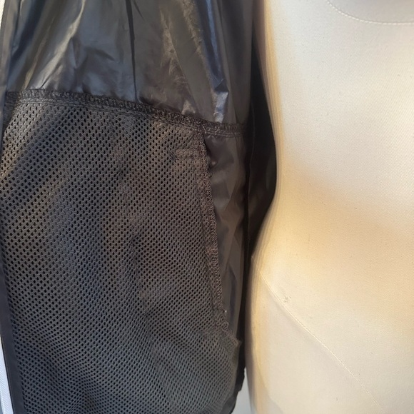 Women’s Columbia Flash Forward Windbreaker - Picture 3 of 4